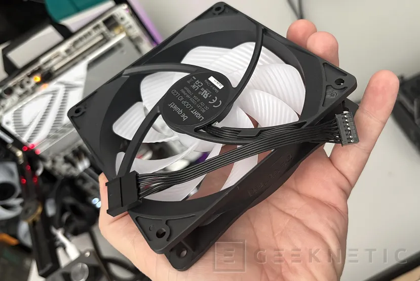 Geeknetic Be quiet! Light Loop IO LCD 360mm Review, magnífica gestión centralizada con una espectacular pantalla circular 15