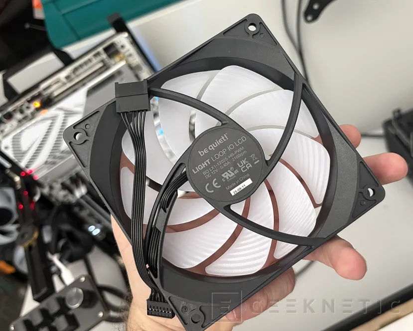 Geeknetic Be quiet! Light Loop IO LCD 360mm Review, magnífica gestión centralizada con una espectacular pantalla circular 14