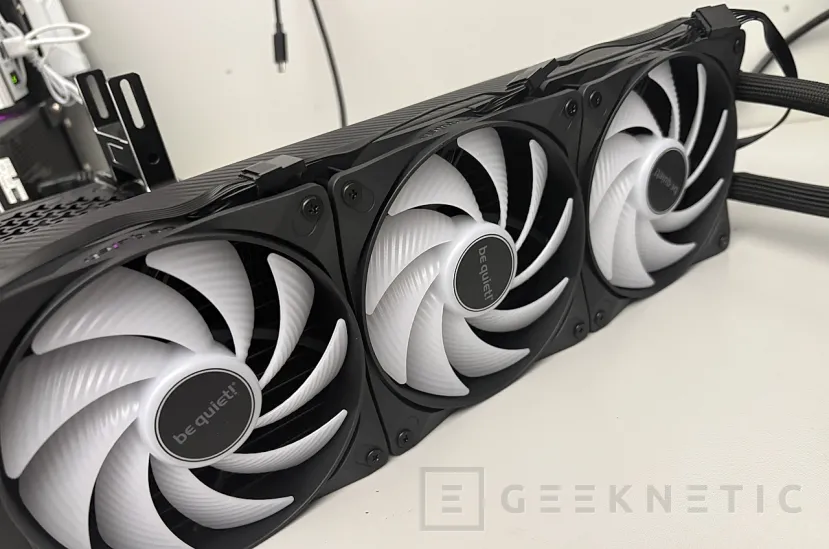 Geeknetic Be quiet! Light Loop IO LCD 360mm Review, magnífica gestión centralizada con una espectacular pantalla circular 22