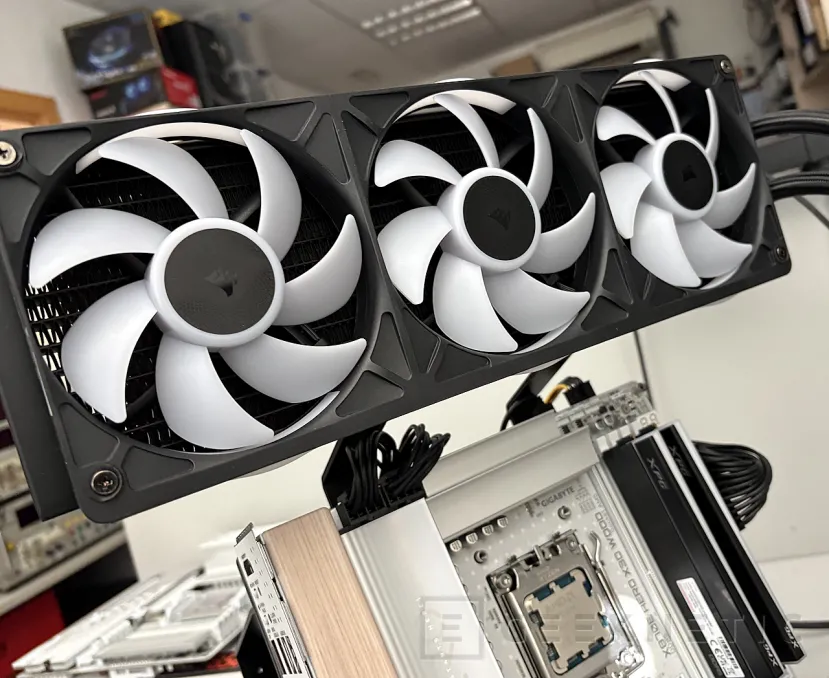 Geeknetic CORSAIR iCUE LINK TITAN II 360 RX RGB Review, la nueva generación TITAN se apoya en iCUE LINK y mejora el rendimiento 12