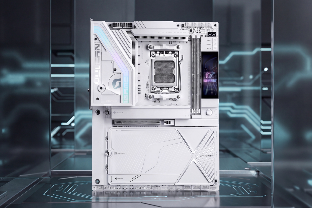 Colorful estrena una placa X870E blanca con pantalla, USB4 y cinco ranuras M.2