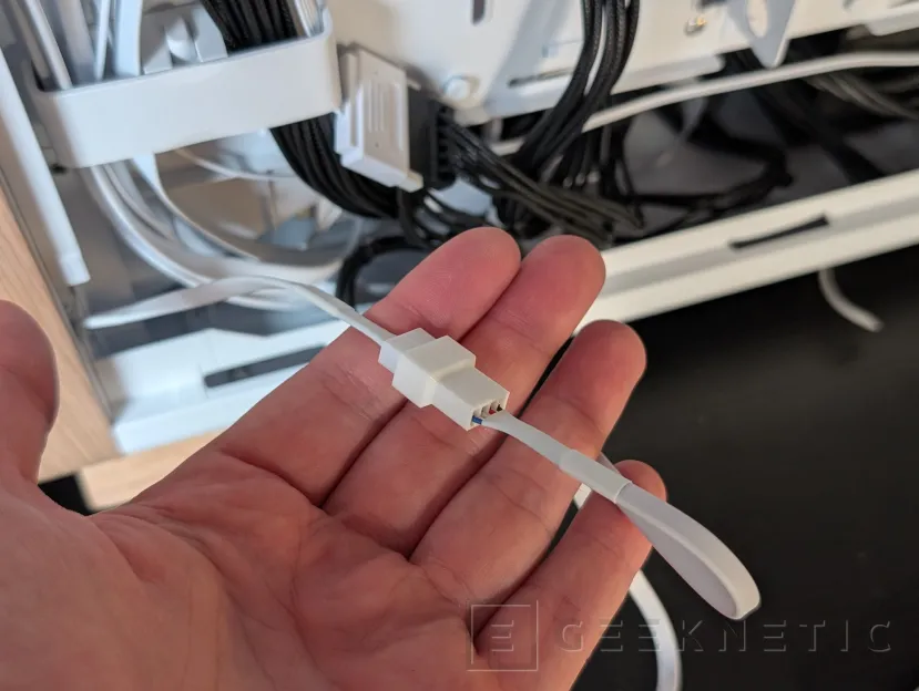 Geeknetic Fractal Design Summit Review: madera de roble curvada, mucho espacio y un montaje sorprendentemente cómodo 11