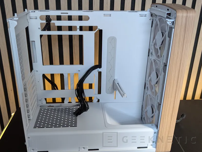 Geeknetic Fractal Design Summit Review: madera de roble curvada, mucho espacio y un montaje sorprendentemente cómodo 5