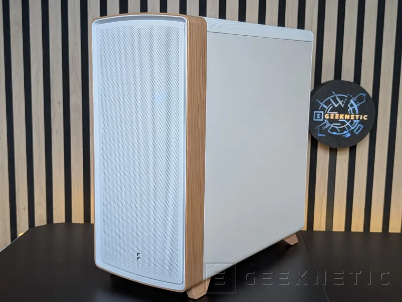 Geeknetic Fractal Design Summit Review: madera de roble curvada, mucho espacio y un montaje sorprendentemente cómodo 4