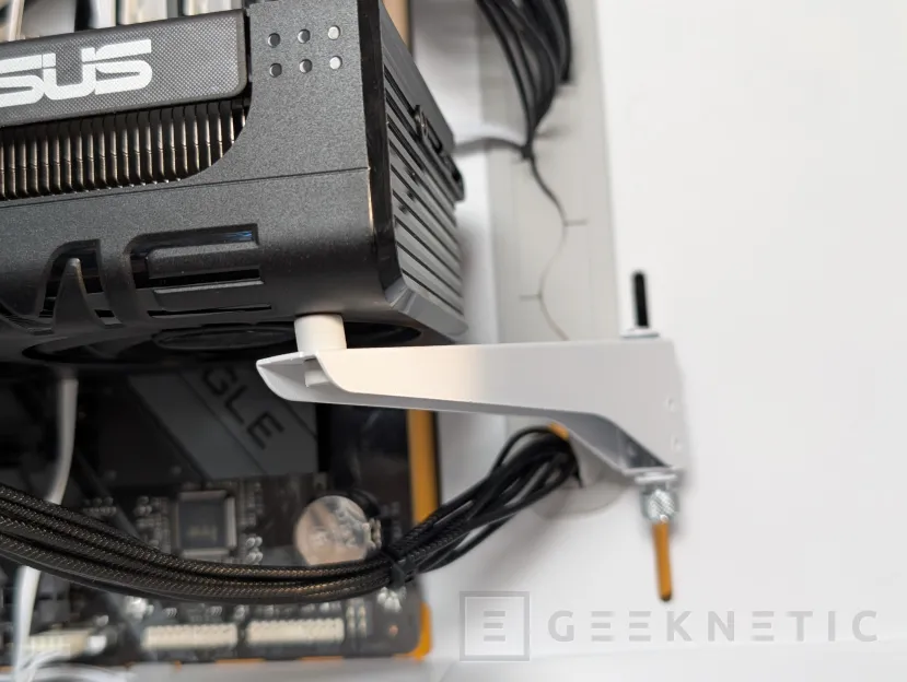 Geeknetic Fractal Design Summit Review: madera de roble curvada, mucho espacio y un montaje sorprendentemente cómodo 18