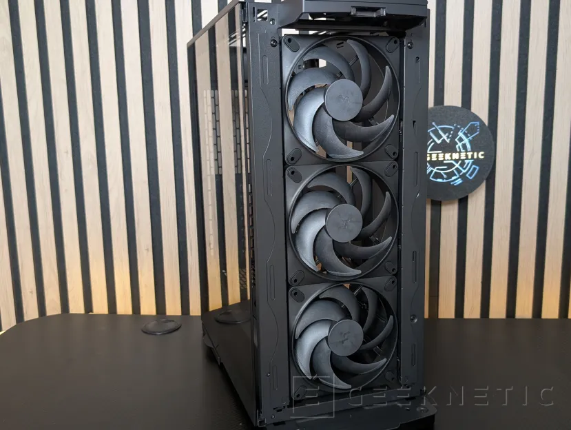 Geeknetic Fractal Design Define One Review: la caja pensada para quienes prefieren el silencio y la elegancia antes que las luces 11
