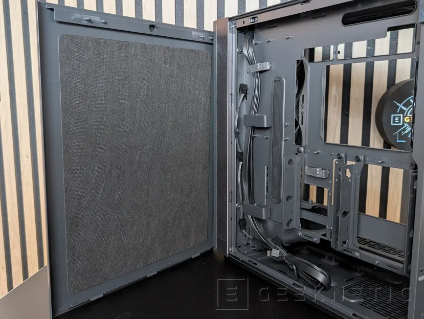 Geeknetic Fractal Design Define One Review: la caja pensada para quienes prefieren el silencio y la elegancia antes que las luces 7