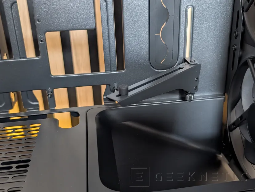 Geeknetic Fractal Design Define One Review: la caja pensada para quienes prefieren el silencio y la elegancia antes que las luces 12