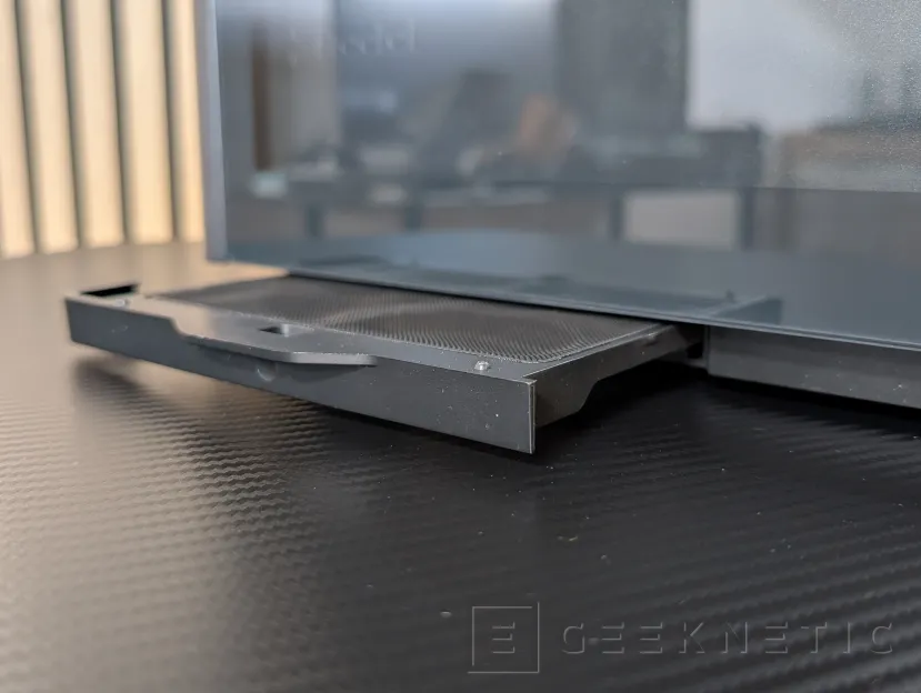 Geeknetic Fractal Design Define One Review: la caja pensada para quienes prefieren el silencio y la elegancia antes que las luces 4