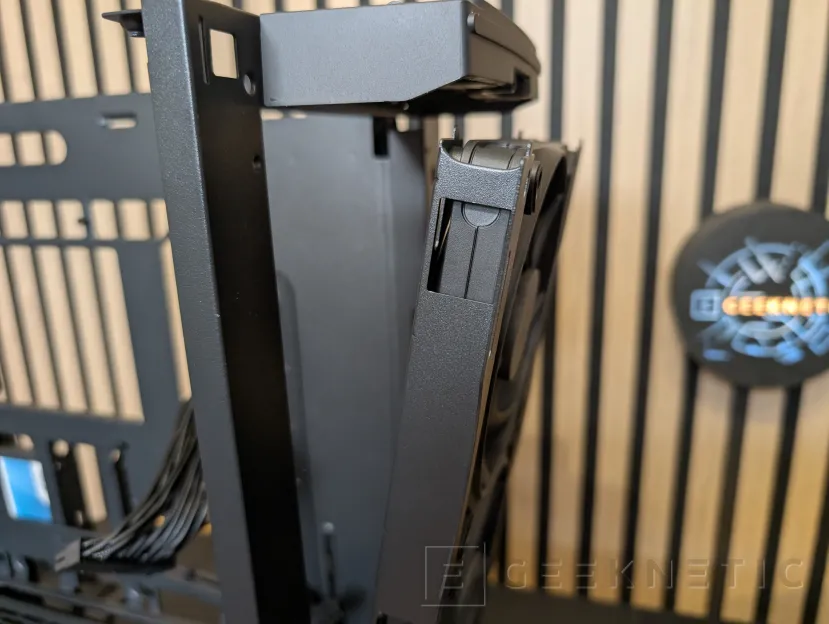Geeknetic Fractal Design Define One Review: la caja pensada para quienes prefieren el silencio y la elegancia antes que las luces 18