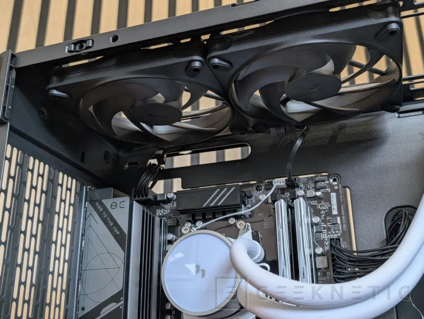 Geeknetic Fractal Design Define One Review: la caja pensada para quienes prefieren el silencio y la elegancia antes que las luces 21