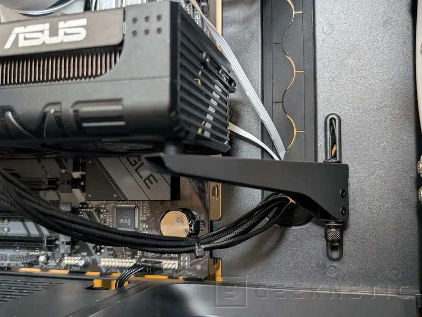 Geeknetic Fractal Design Define One Review: la caja pensada para quienes prefieren el silencio y la elegancia antes que las luces 22