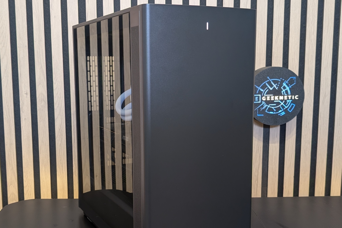 Fractal Design Define One Review: la caja pensada para quienes prefieren el silencio y la elegancia antes que las luces