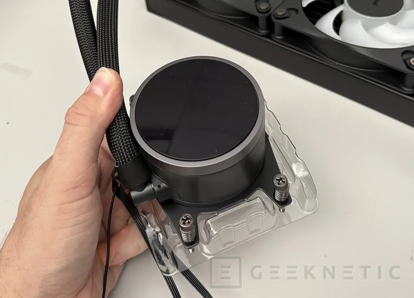 Geeknetic Fractal Design Radius 360 RGB Review, espectacular ARGB y Adjust Pro en un kit accesible 7