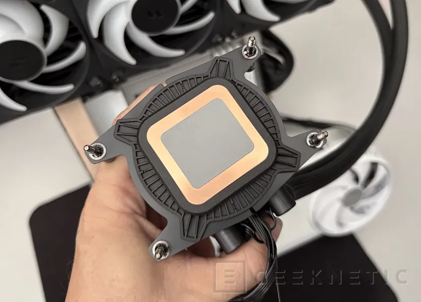 Geeknetic Fractal Design Radius 360 RGB Review, espectacular ARGB y Adjust Pro en un kit accesible 8