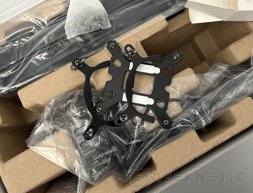 Geeknetic Fractal Design Radius 360 RGB Review, espectacular ARGB y Adjust Pro en un kit accesible 6