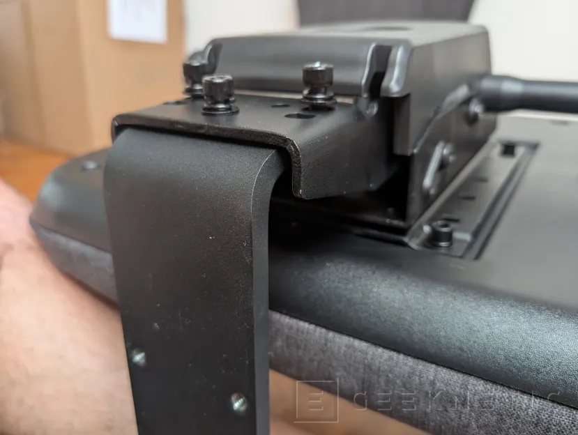 Geeknetic noblechairs AURA TX Antracita Review: gran ergonomía y un ajuste lumbar de primer nivel en un modelo inusualmente bajo para su categoría 8