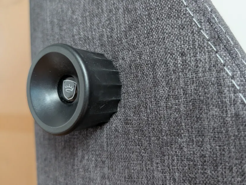 Geeknetic noblechairs AURA TX Antracita Review: gran ergonomía y un ajuste lumbar de primer nivel en un modelo inusualmente bajo para su categoría 18