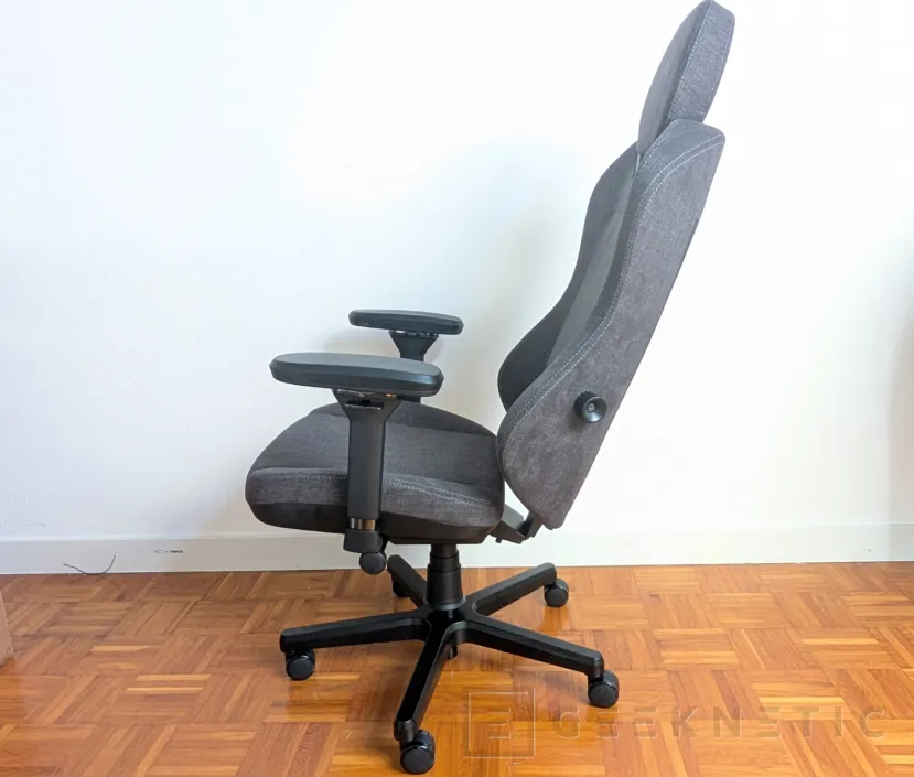 Geeknetic noblechairs AURA TX Antracita Review: gran ergonomía y un ajuste lumbar de primer nivel en un modelo inusualmente bajo para su categoría 24