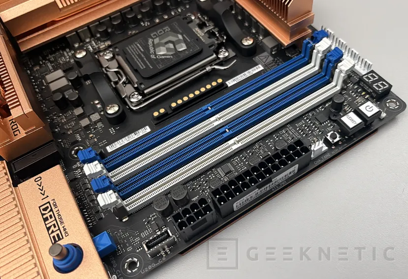Geeknetic ASUS ROG CROSSHAIR 2006 19