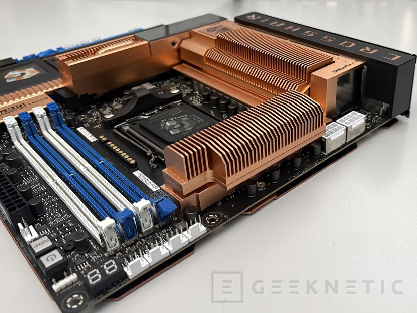 Geeknetic ASUS ROG CROSSHAIR 2006 18