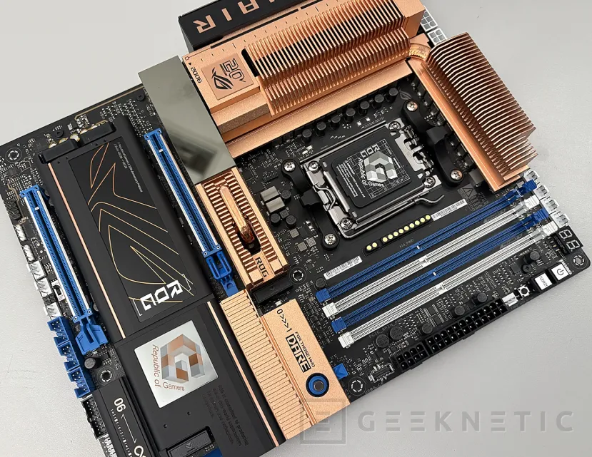 Geeknetic ASUS ROG CROSSHAIR 2006 17