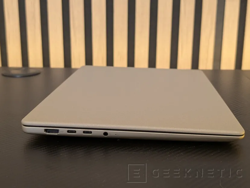 Geeknetic ASUS Zenbook 14 (UX3480) Review: el Zenbook más asequible deslumbra en acabados pero asume recortes importantes 4