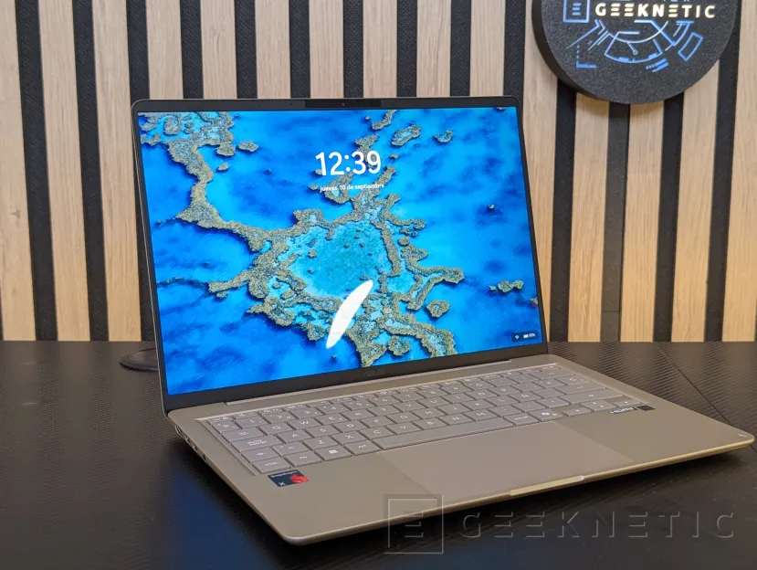 Geeknetic ASUS Zenbook 14 (UX3480) Review: el Zenbook más asequible deslumbra en acabados pero asume recortes importantes 7