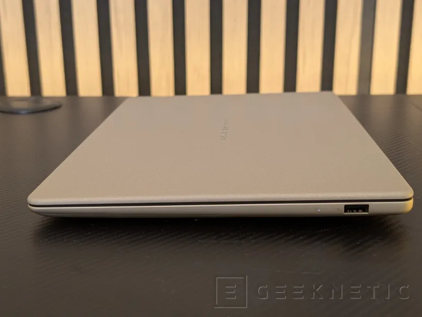 Geeknetic ASUS Zenbook 14 (UX3480) Review: el Zenbook más asequible deslumbra en acabados pero asume recortes importantes 33