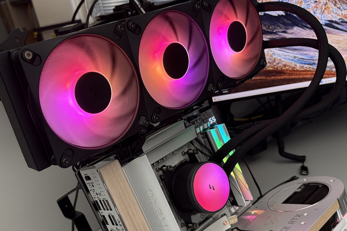 Fractal Design Radius 360 RGB Review, espectacular ARGB y Adjust Pro en un kit accesible