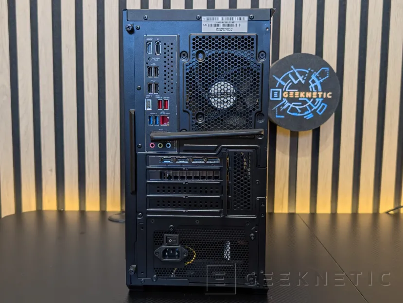 Geeknetic AORUS Prime 3 AP351 Review: Ryzen 7 9700X y RTX 5070 en un PC gaming que apuesta por el rendimiento sin disparar el precio 4