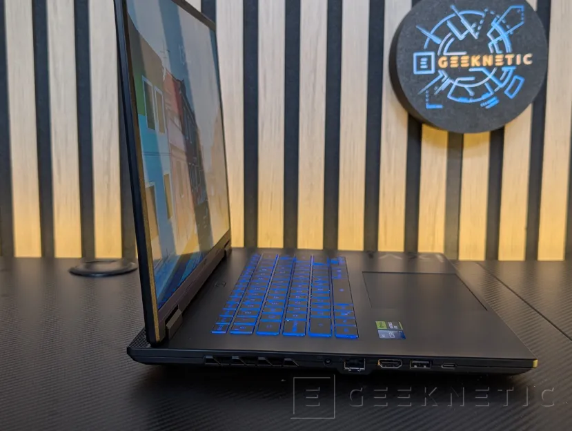 Geeknetic GIGABYTE GAMING A16 CVH Review: una rareza en plena subida de precios que acerca los portátiles gaming a presupuestos ajustados 3
