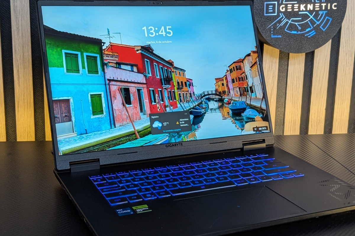 GIGABYTE GAMING A16 CVH Review: una rareza en plena subida de precios que acerca los portátiles gaming a presupuestos ajustados
