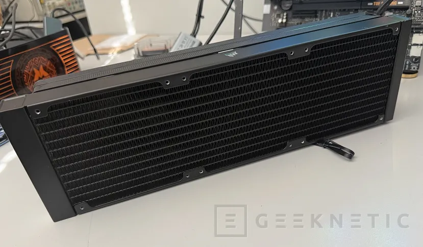 Geeknetic CORSAIR NAUTILUS II 360 RS LCD Review, ventiladores de marco unificado, bomba FlowDrive 2S y pantalla LCD por menos de 150 euros 5