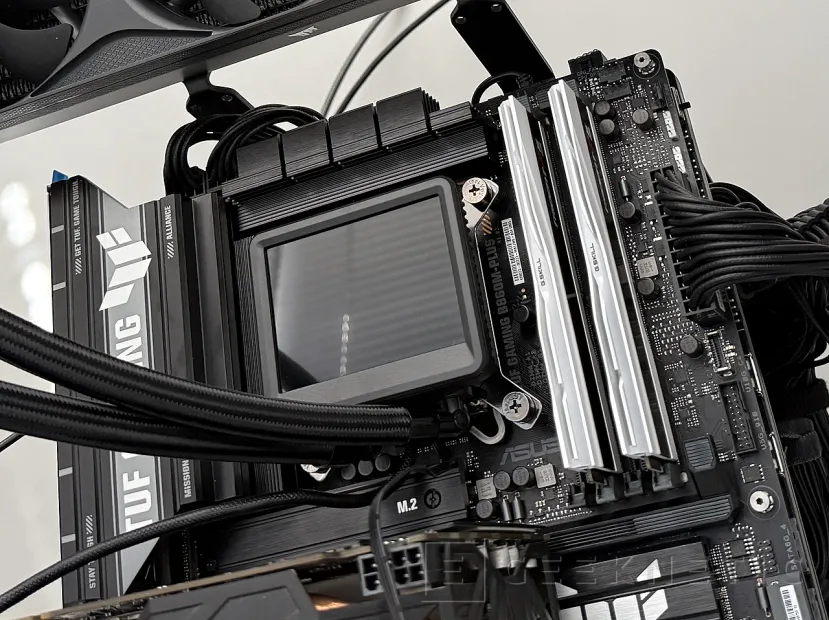 Geeknetic CORSAIR NAUTILUS II 360 RS LCD Review, ventiladores de marco unificado, bomba FlowDrive 2S y pantalla LCD por menos de 150 euros 13