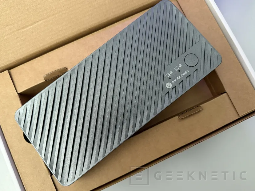 Geeknetic AV Access iDock B12 Review, el Dock Station definitivo con KVM para portátil y sobremesa gaming con carga, pantalla dual y conectividad de alta velocidad 3