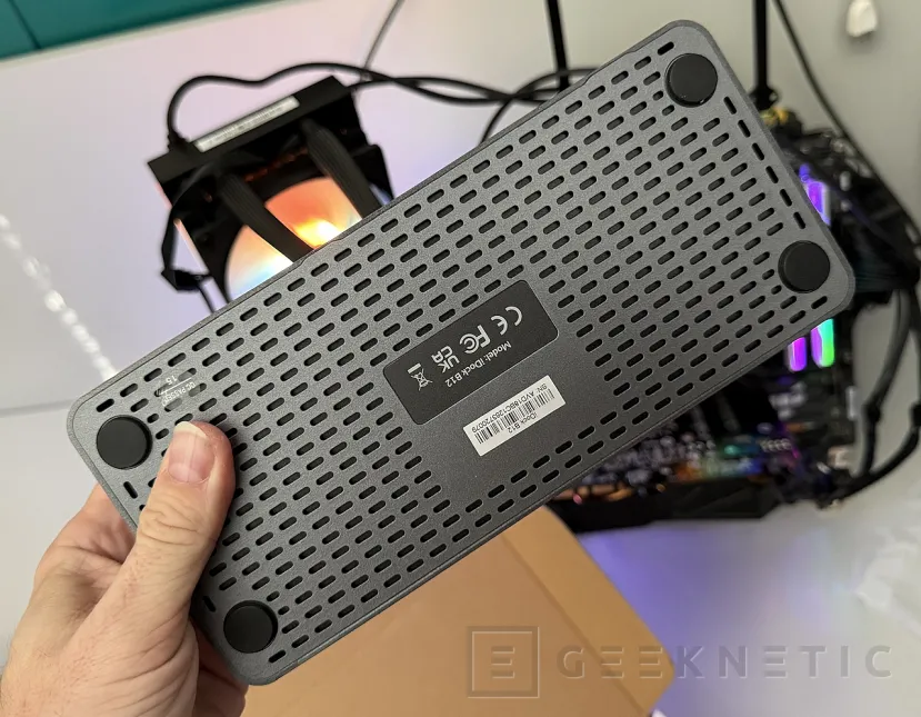 Geeknetic AV Access iDock B12 Review, el Dock Station definitivo con KVM para portátil y sobremesa gaming con carga, pantalla dual y conectividad de alta velocidad 6