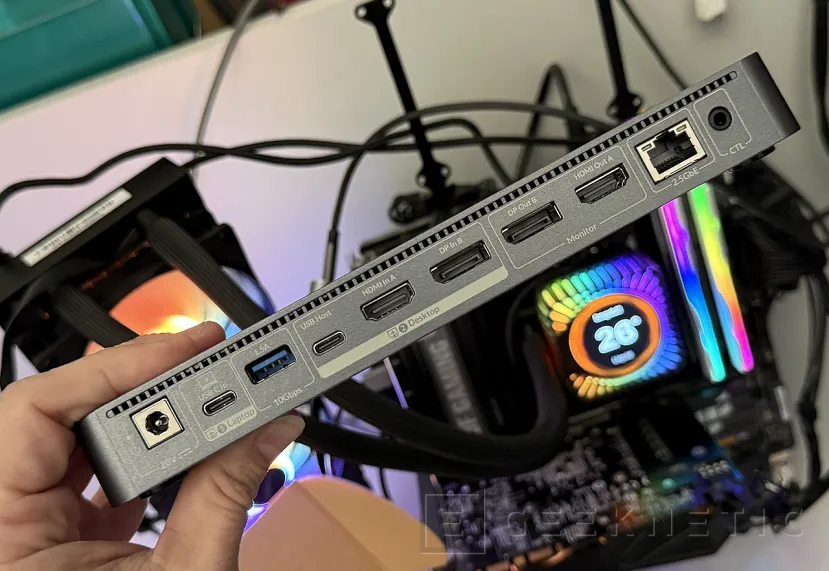 Geeknetic AV Access iDock B12 Review, el Dock Station definitivo con KVM para portátil y sobremesa gaming con carga, pantalla dual y conectividad de alta velocidad 7