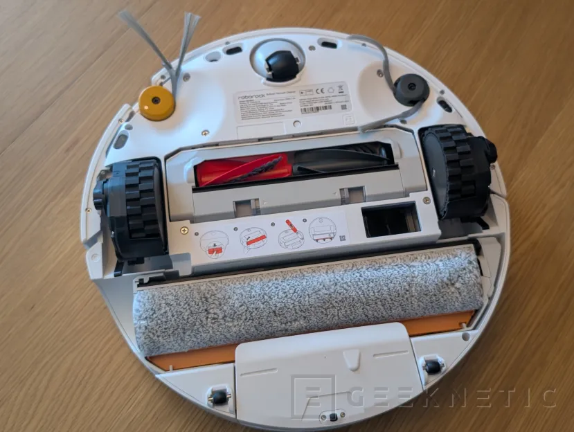 Geeknetic Roborock Saros 20 Flow Complete Review: probamos el nuevo buque insignia de Roborock con 36.000 Pa, LIDAR, IA y base de autolimpieza 5