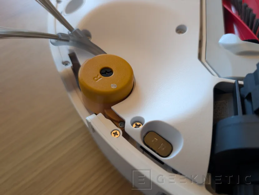 Geeknetic Roborock Saros 20 Flow Complete Review: probamos el nuevo buque insignia de Roborock con 36.000 Pa, LIDAR, IA y base de autolimpieza 7