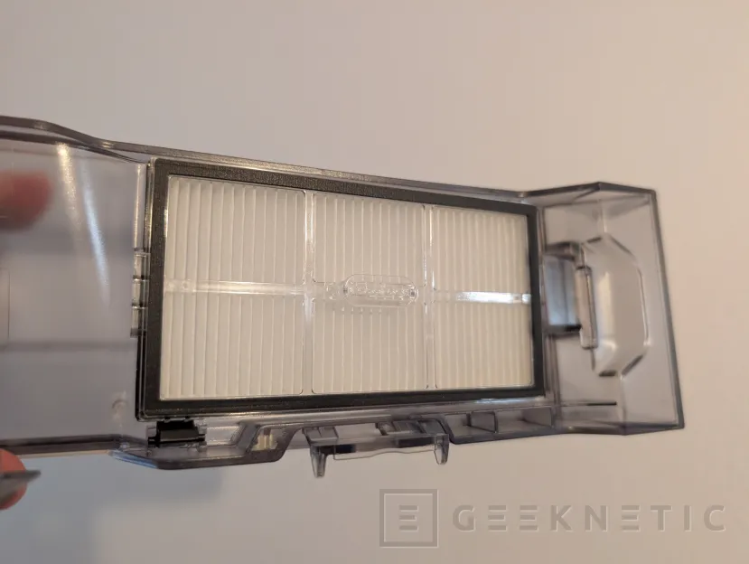 Geeknetic Roborock Saros 20 Flow Complete Review: probamos el nuevo buque insignia de Roborock con 36.000 Pa, LIDAR, IA y base de autolimpieza 12