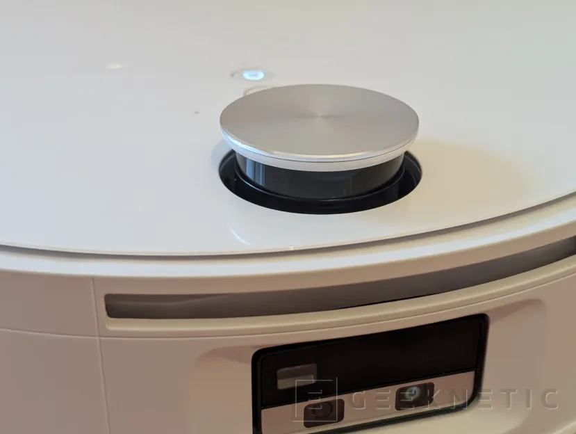 Geeknetic Roborock Saros 20 Flow Complete Review: probamos el nuevo buque insignia de Roborock con 36.000 Pa, LIDAR, IA y base de autolimpieza 13