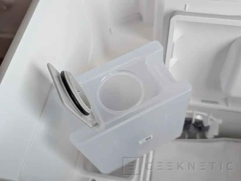Geeknetic Roborock Saros 20 Flow Complete Review: probamos el nuevo buque insignia de Roborock con 36.000 Pa, LIDAR, IA y base de autolimpieza 25