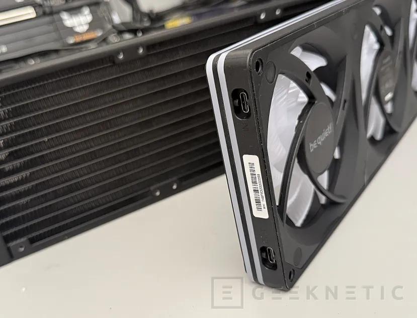 Geeknetic be quiet! Light Wings Pro IO 360mm Reverse Review, tres ventiladores unificados, 116 LED y control total desde IO Center de be quiet! 8
