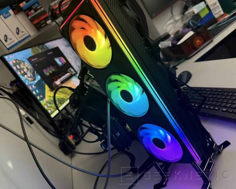 Geeknetic be quiet! Light Wings Pro IO 360mm Reverse Review, tres ventiladores unificados, 116 LED y control total desde IO Center de be quiet! 16