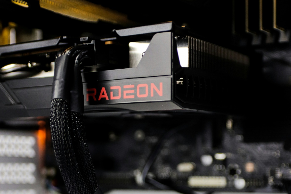 El mod DLSS-NR on AMD alcanza la versión 0.8.0 y lleva casi todo el paquete DLSS a las tarjetas Radeon