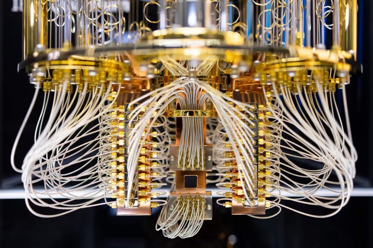 Un estudio compara 10 procesadores cuánticos de Quantinuum, IBM e IQM en las operaciones que exige la corrección de errores