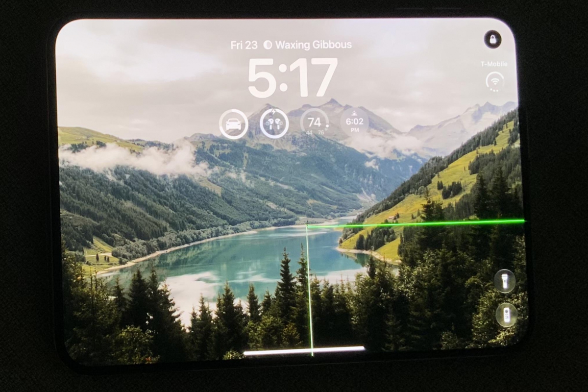 Usuarios del iPhone Duo reportan endurecimiento de la bisagra que puede acabar rompiendo la pantalla